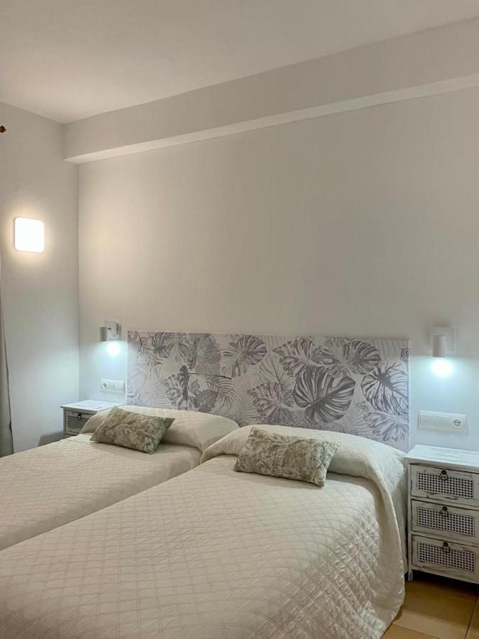 Apartamentos Ferrer Playa DPlaya Des Figueral Exterior foto