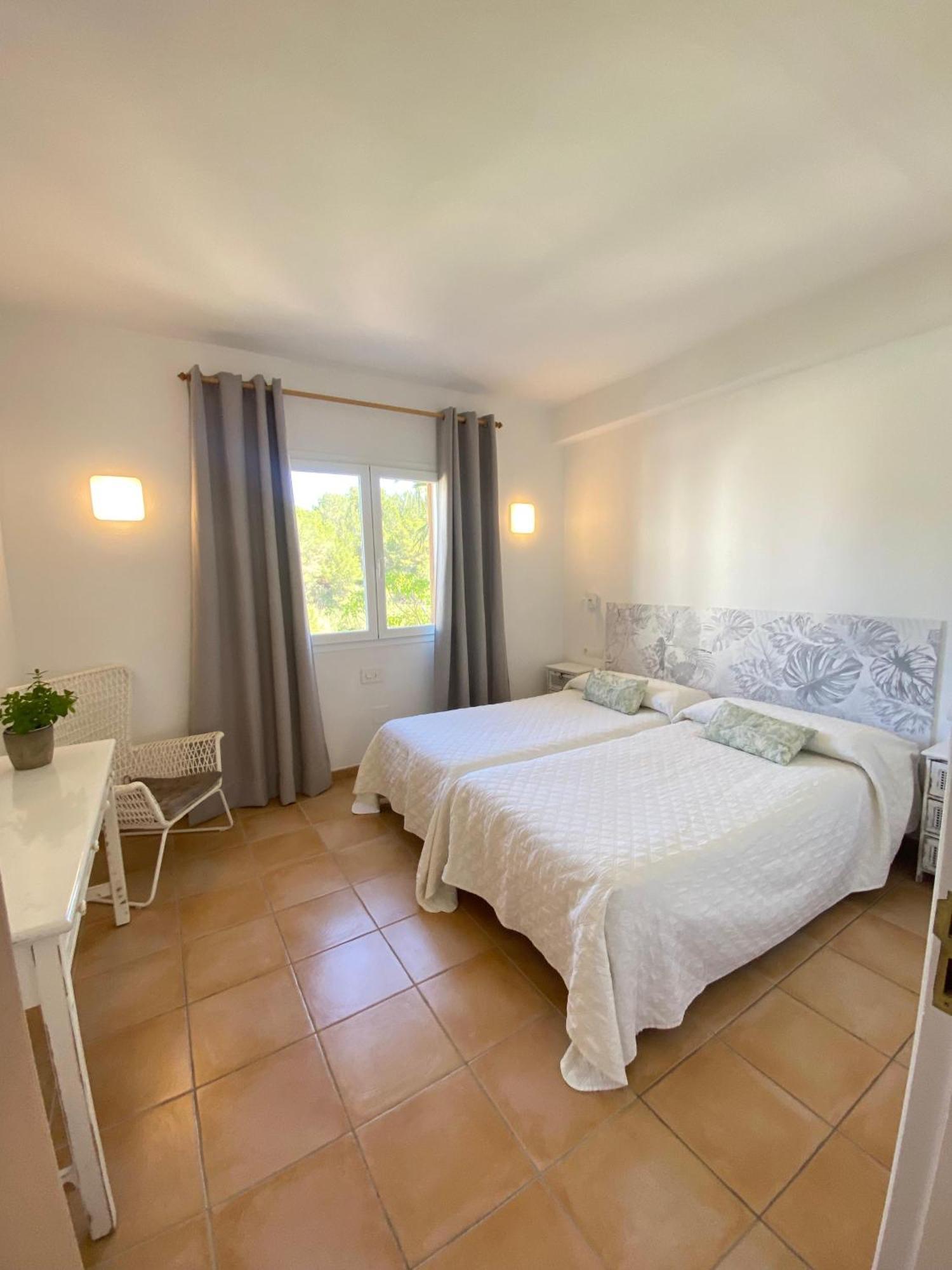 Apartamentos Ferrer Playa DPlaya Des Figueral Exterior foto